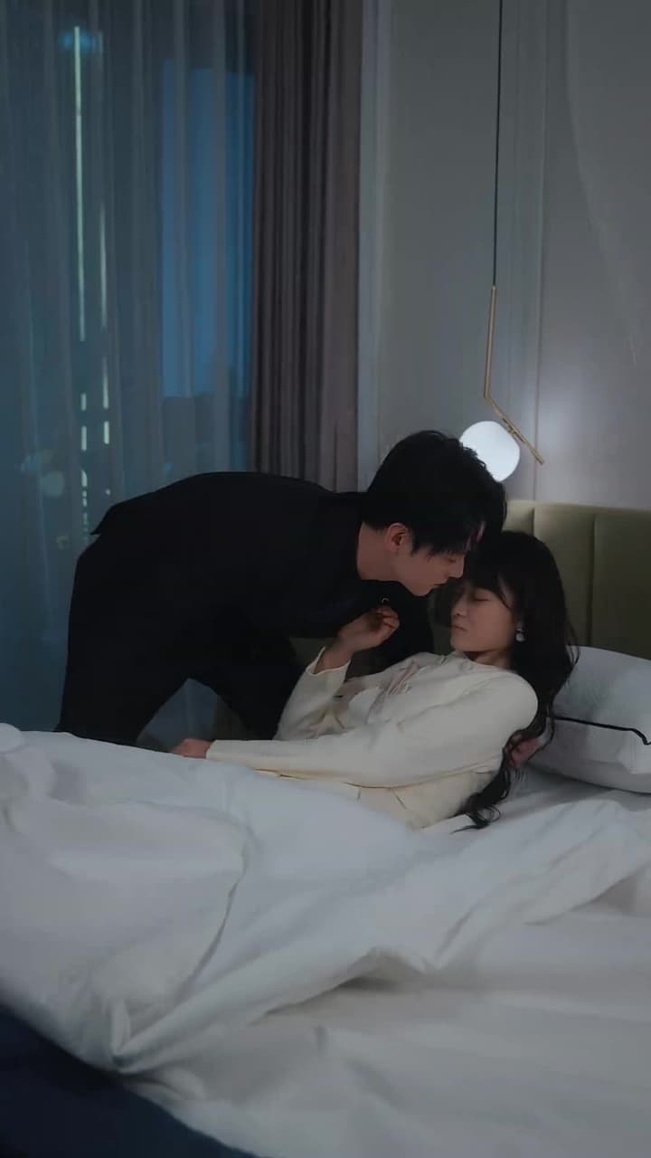 重逢後,高冷裴總紅着眼拉我領證 - Episode 75