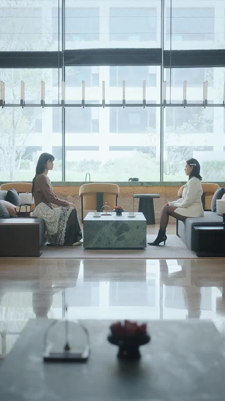 重逢後,高冷裴總紅着眼拉我領證 - Episode 54