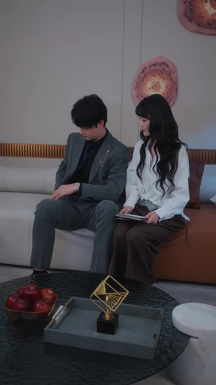 重逢後,高冷裴總紅着眼拉我領證 - Episode 42