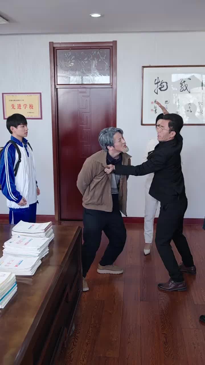別惹絕症老登,他的正義系統會出手 - Episode 65