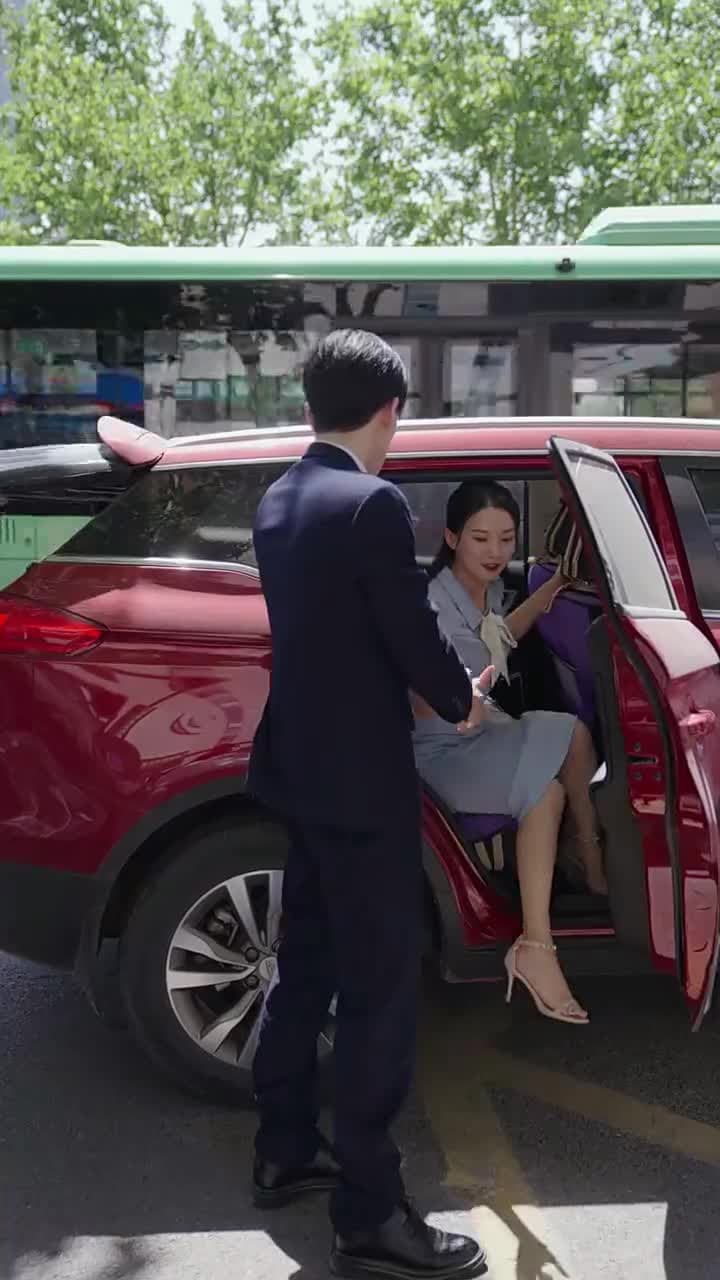 Cưới Gấp Gặp Chủ Tịch Giả Nghèo - Episode 43
