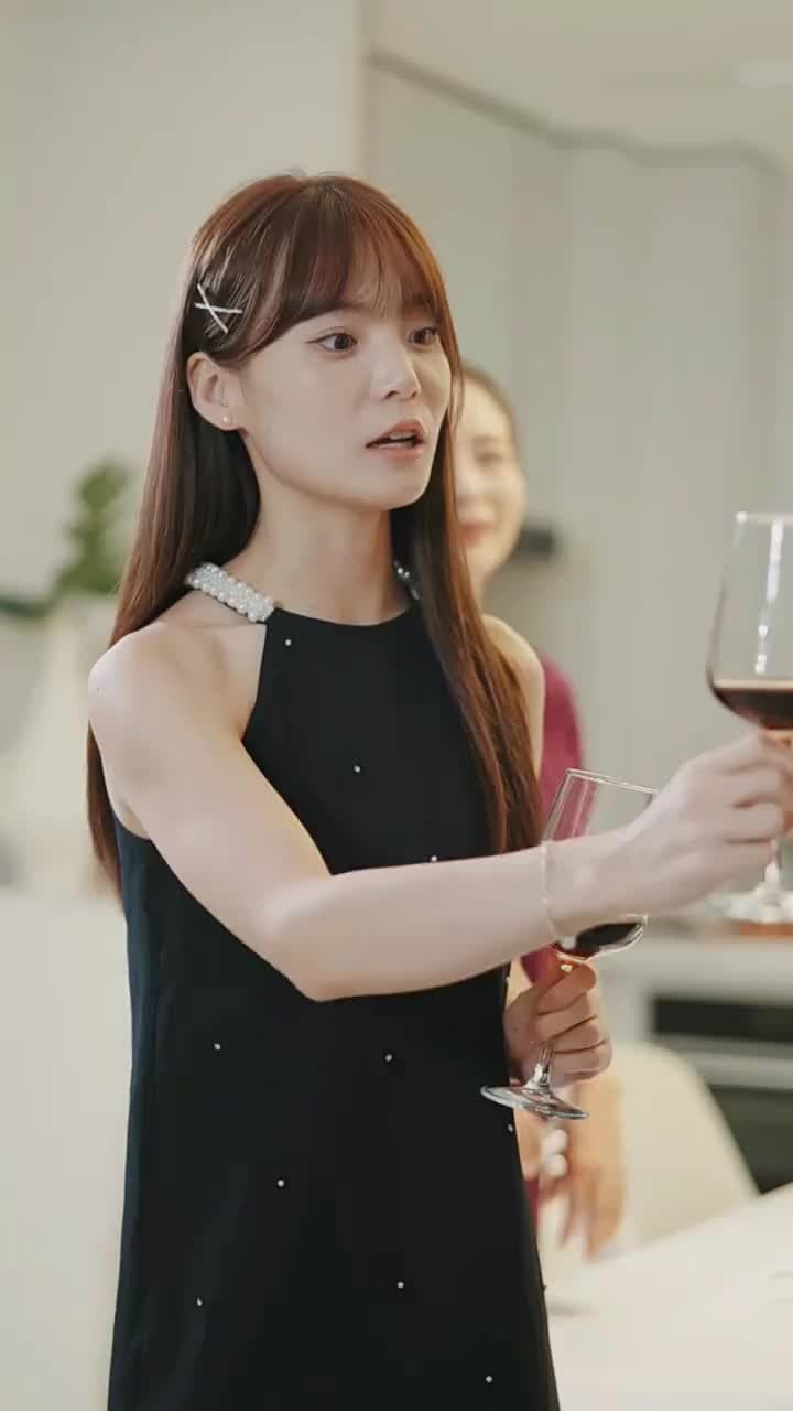 Divorced, Now a Billionaire’s Granddaughter - Episode 42
