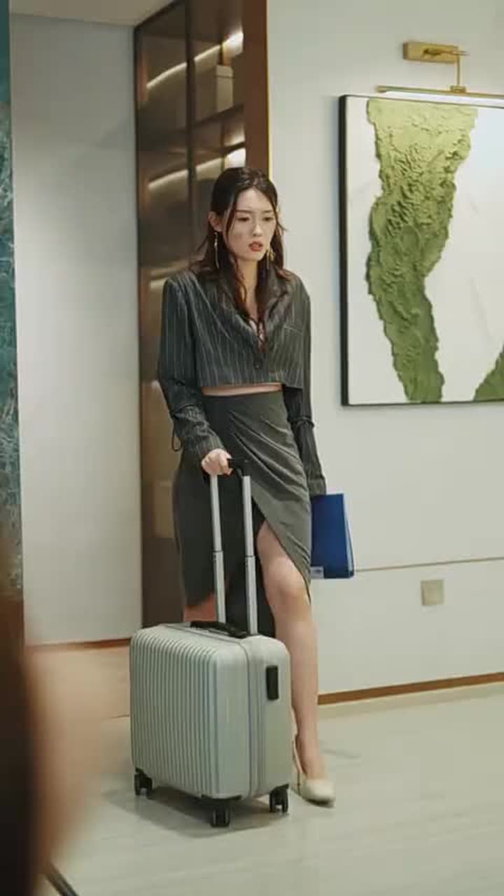 Divorced, Now a Billionaire’s Granddaughter - Episode 5