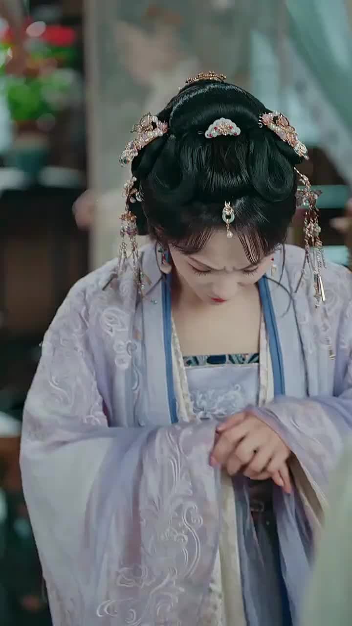 [Dubbed] Between Two Crowns - Episode 18