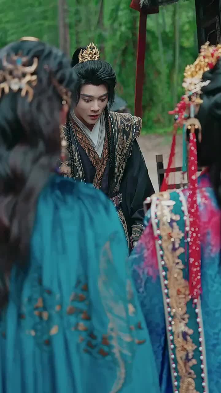 [Dubbed] Between Two Crowns - Episode 52