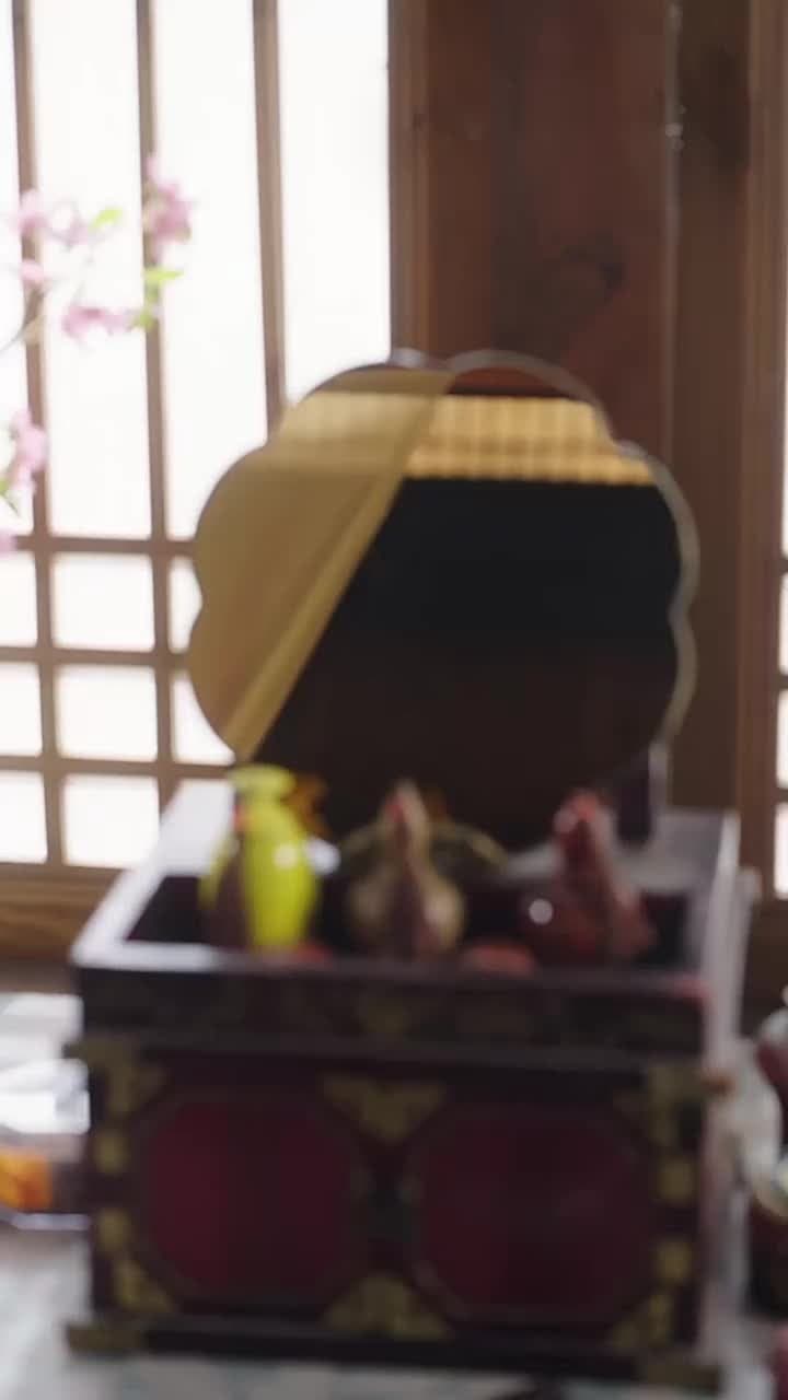 Dao Sắc Kề Cạnh Gối - Episode 40