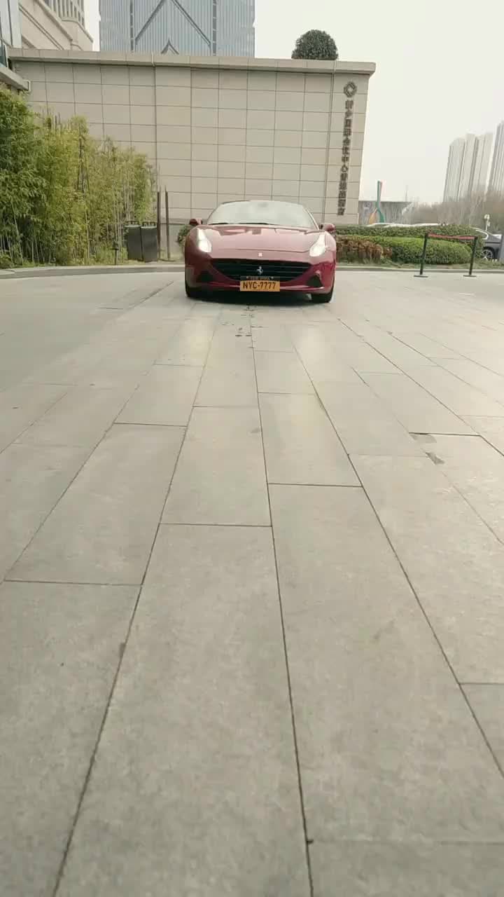Perselisihan Tempat Letak Kereta - Episode 1