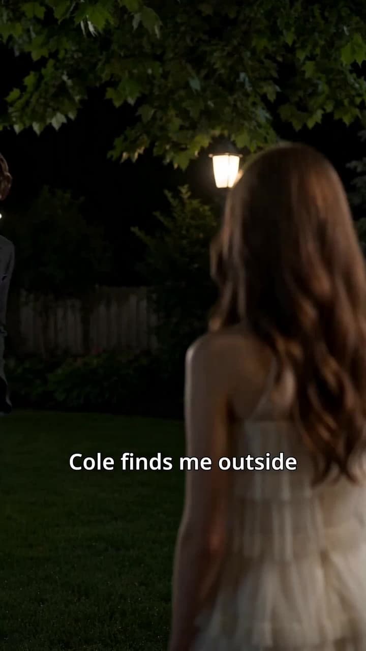 Discovering that my stepbrother has a crush on me - Episode 7