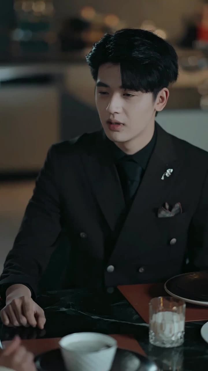 Dia Datang Dalam Silauan Cahaya - Episode 19