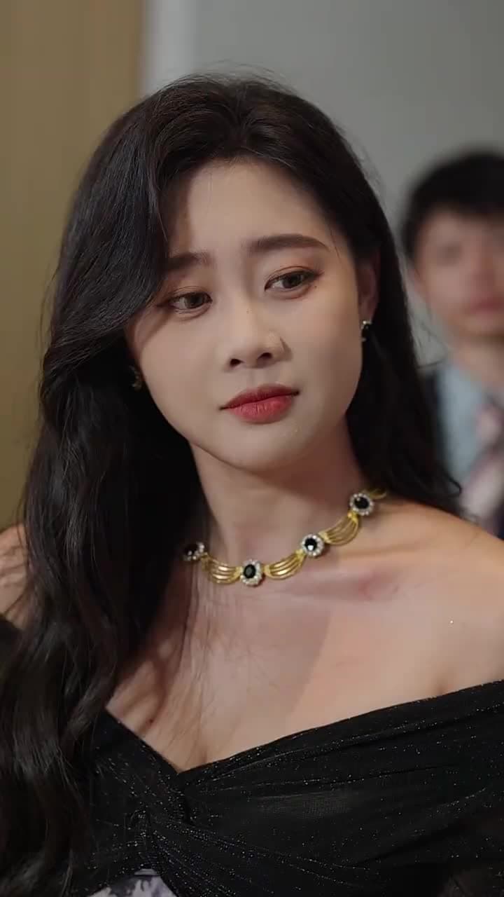 Dulu Hina, Kini Kuasa - Episode 8