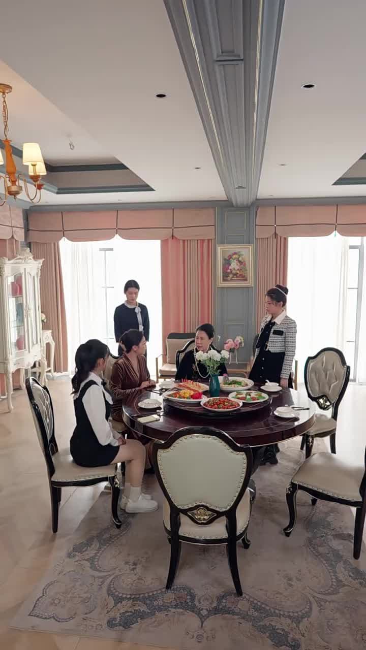 真千金被趕出門,植物人寵壞 - Episode 11