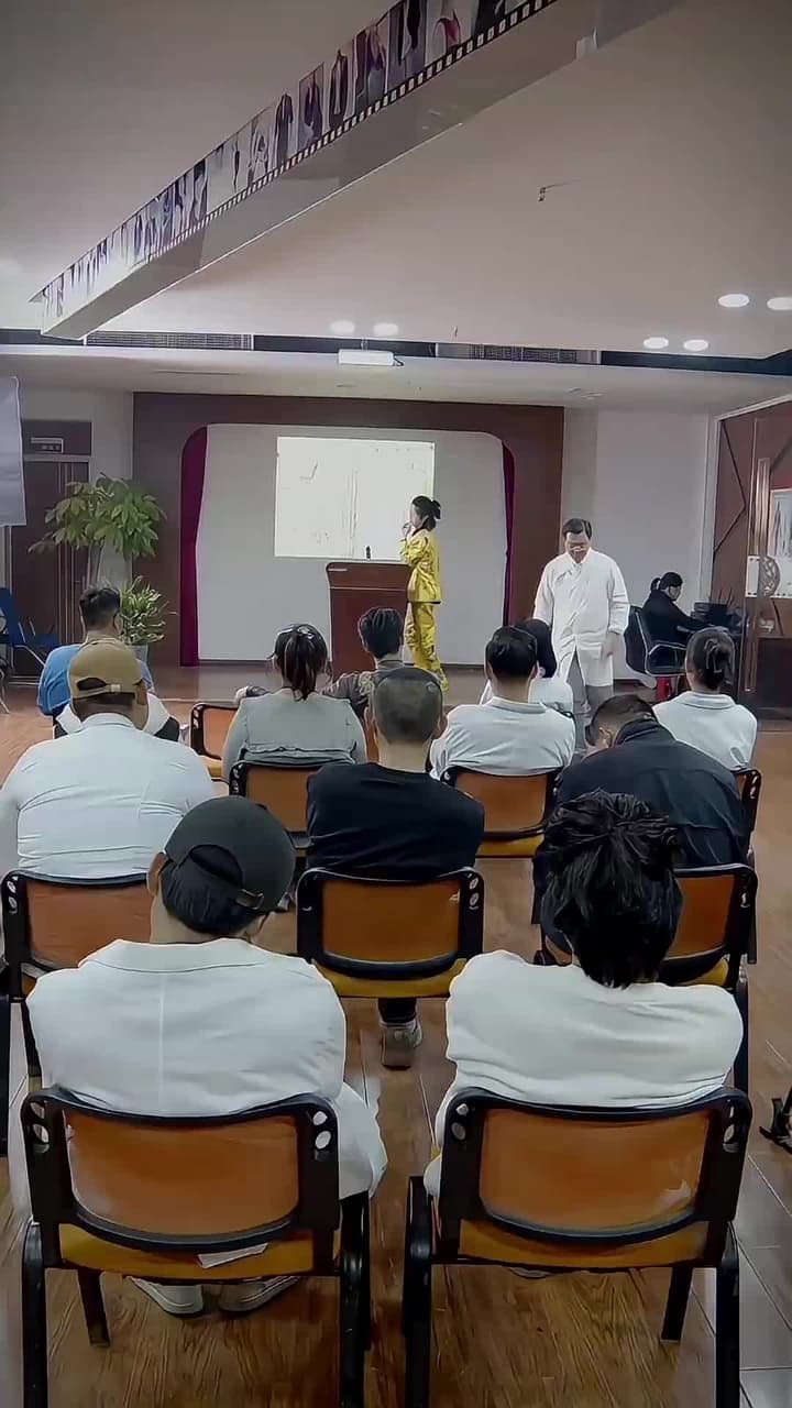 [Dijuluki]Turun Gunung Mengganggu Enam Kakak Cantik - Episode 65
