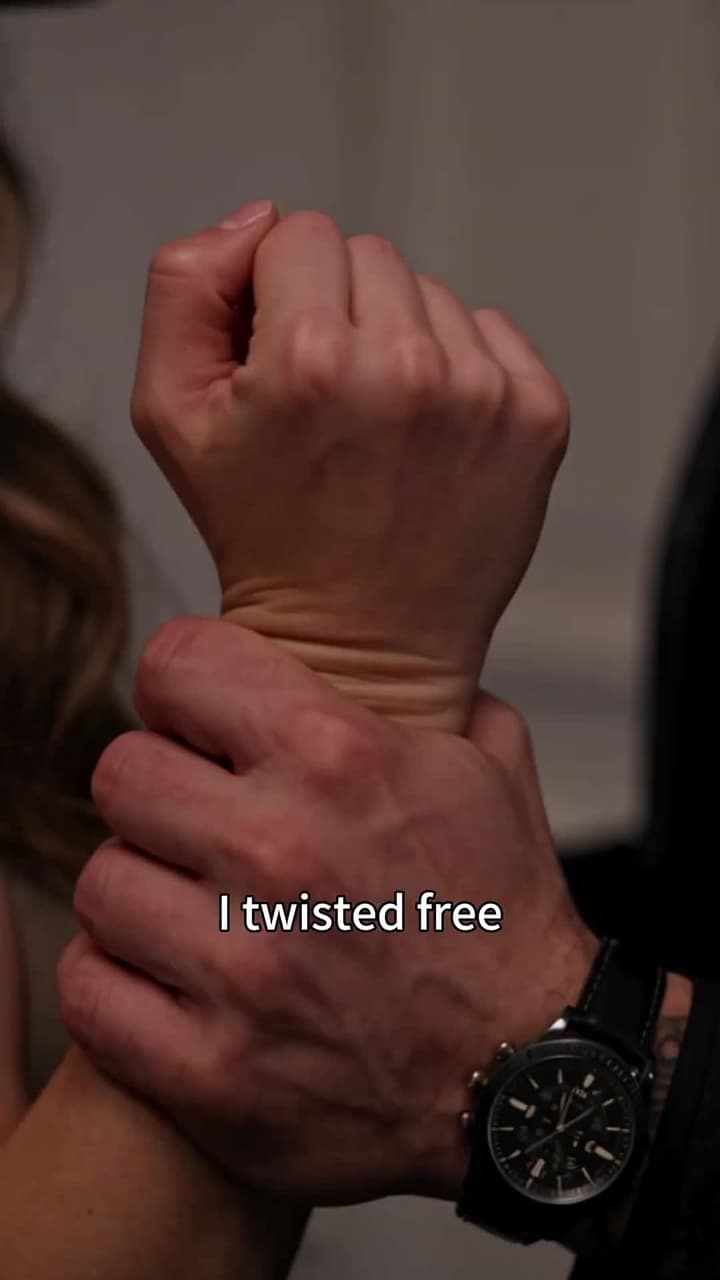Strongwoman enters the mansion, fists raised to defend her boy - Episode 5