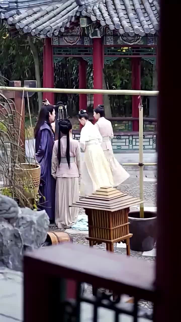 Putri Dingin Istana - Episode 25
