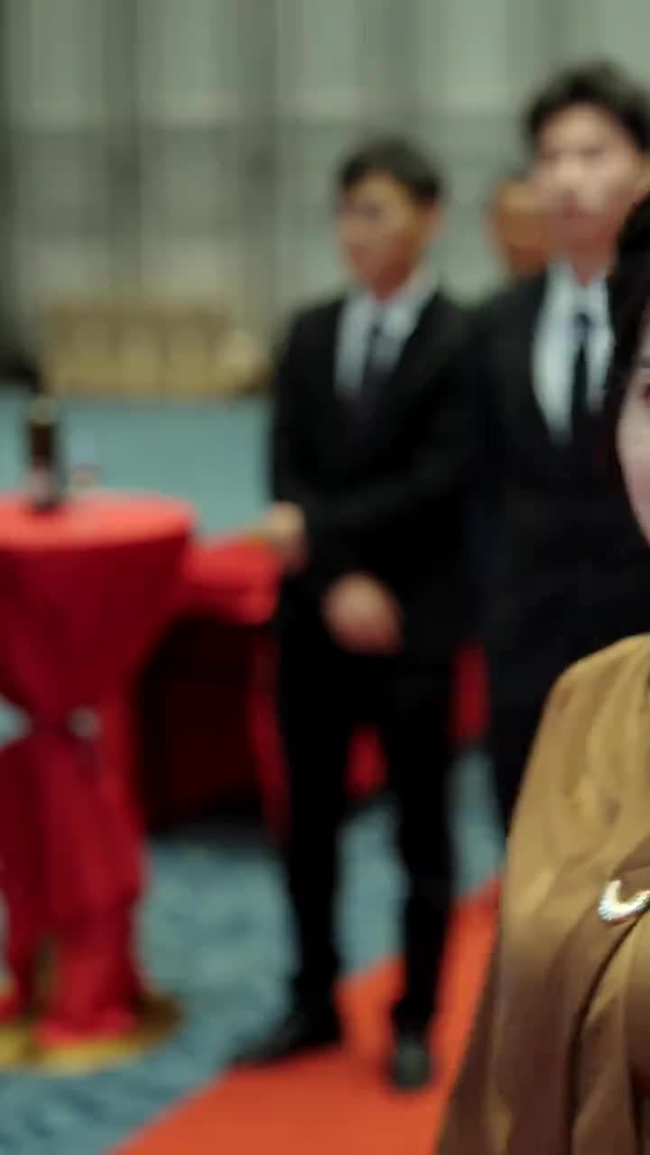 Amukan Manusia - Episode 60