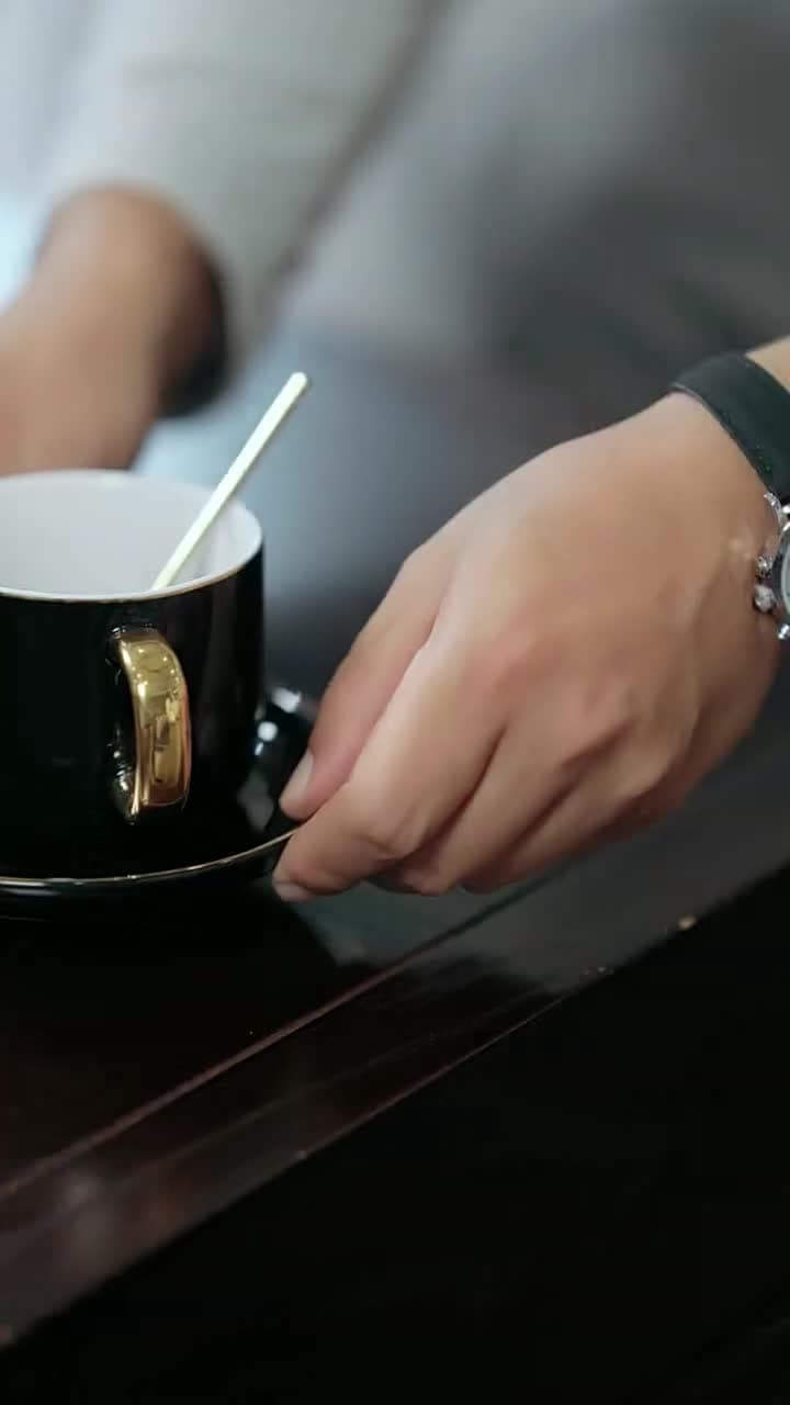 閃婚後,傅先生乖乖寵我 - Episode 42