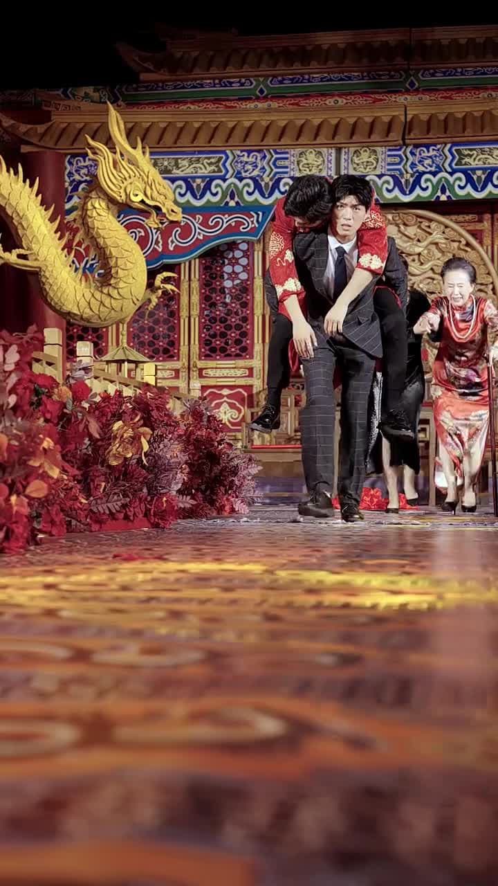 閃婚後,傅先生乖乖寵我 - Episode 2