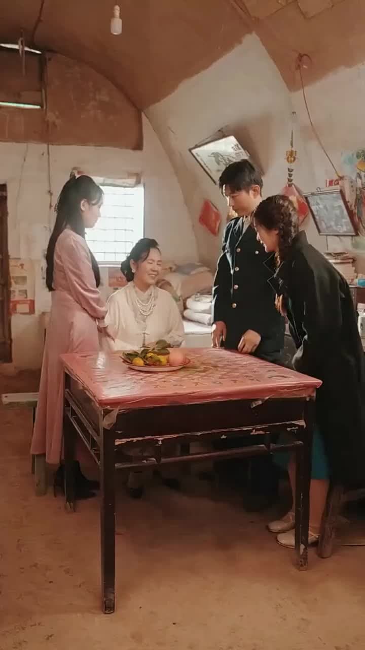 Reborn as a Fiery Wife in the '70s - Episode 79