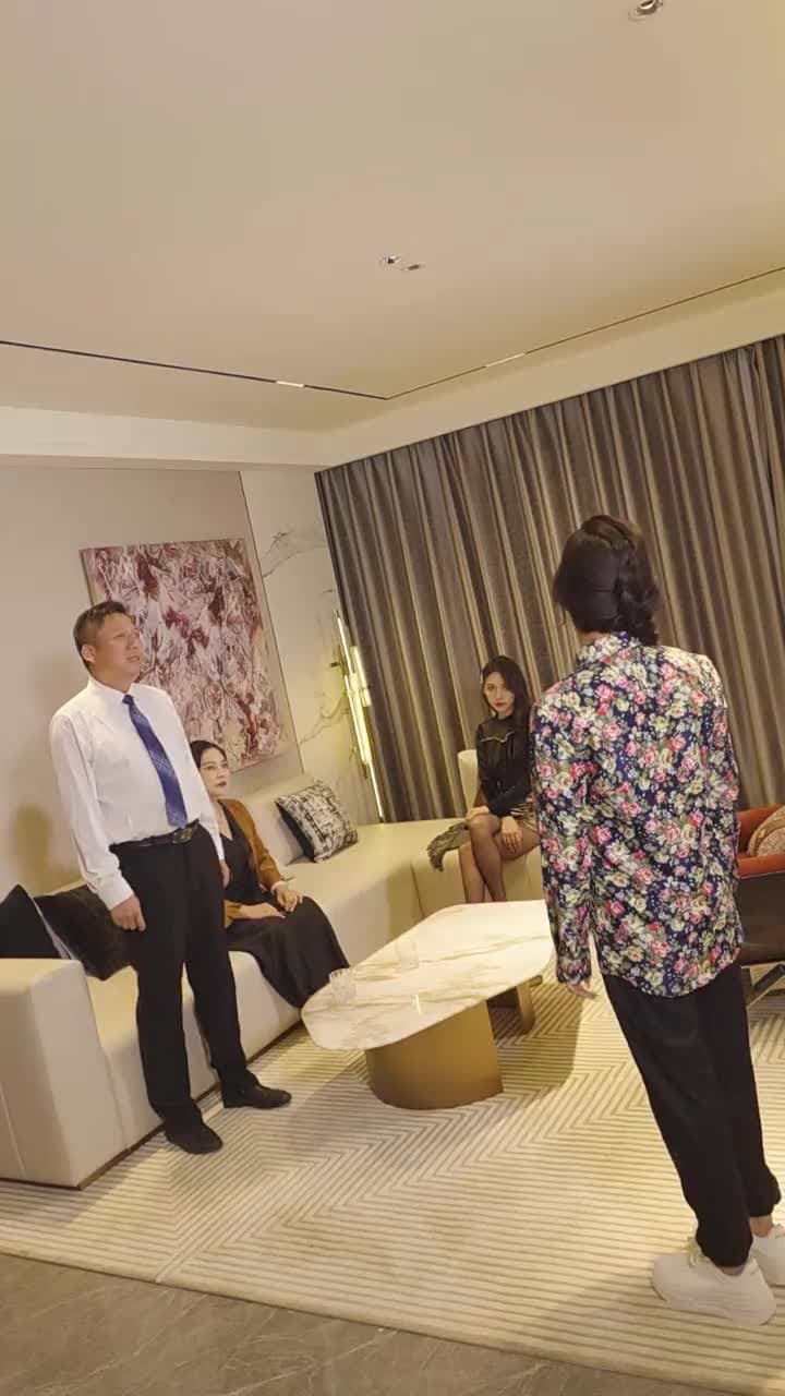 閃婚後被豪門大叔寵上癮 - Episode 7