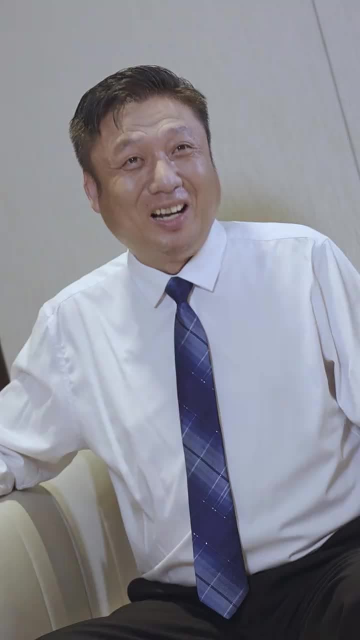 閃婚後被豪門大叔寵上癮 - Episode 9