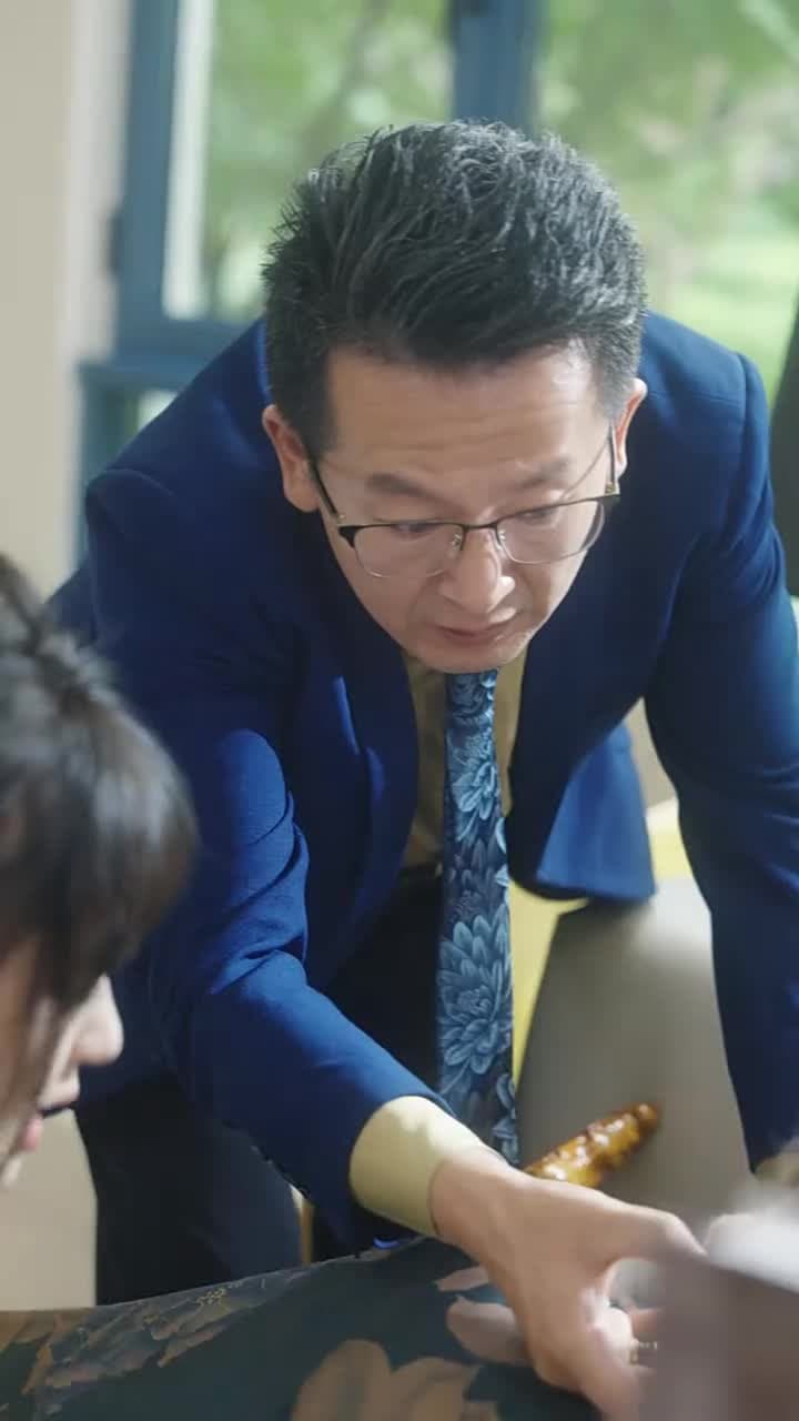 薄爺,夫人出價壹千億要退婚 - Episode 64