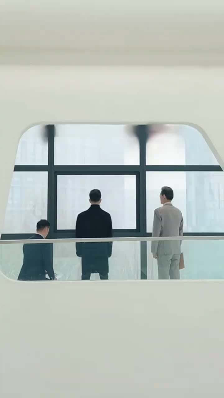 氷の令嬢と謎の守護者 - Episode 2