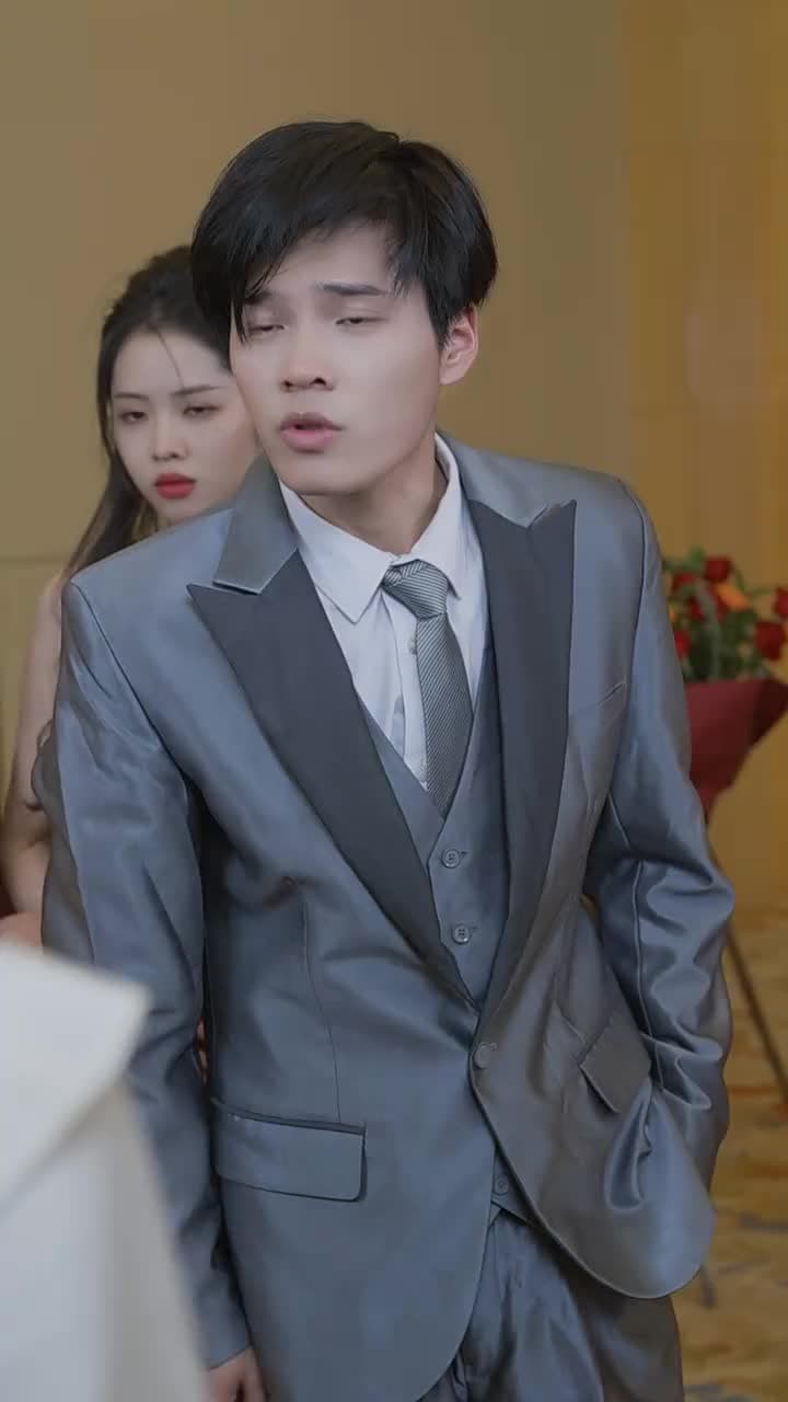 離婚後,萌寶和三個大佬哥哥寵翻我 - Episode 13