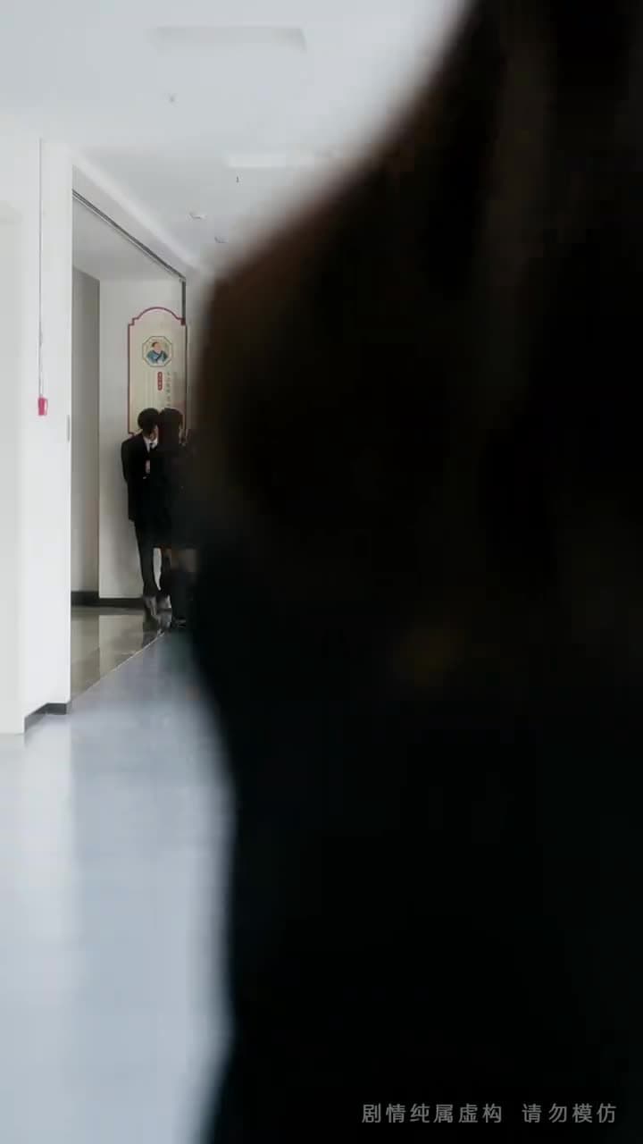 誤入貴族學校,她只想搞錢 - Episode 9