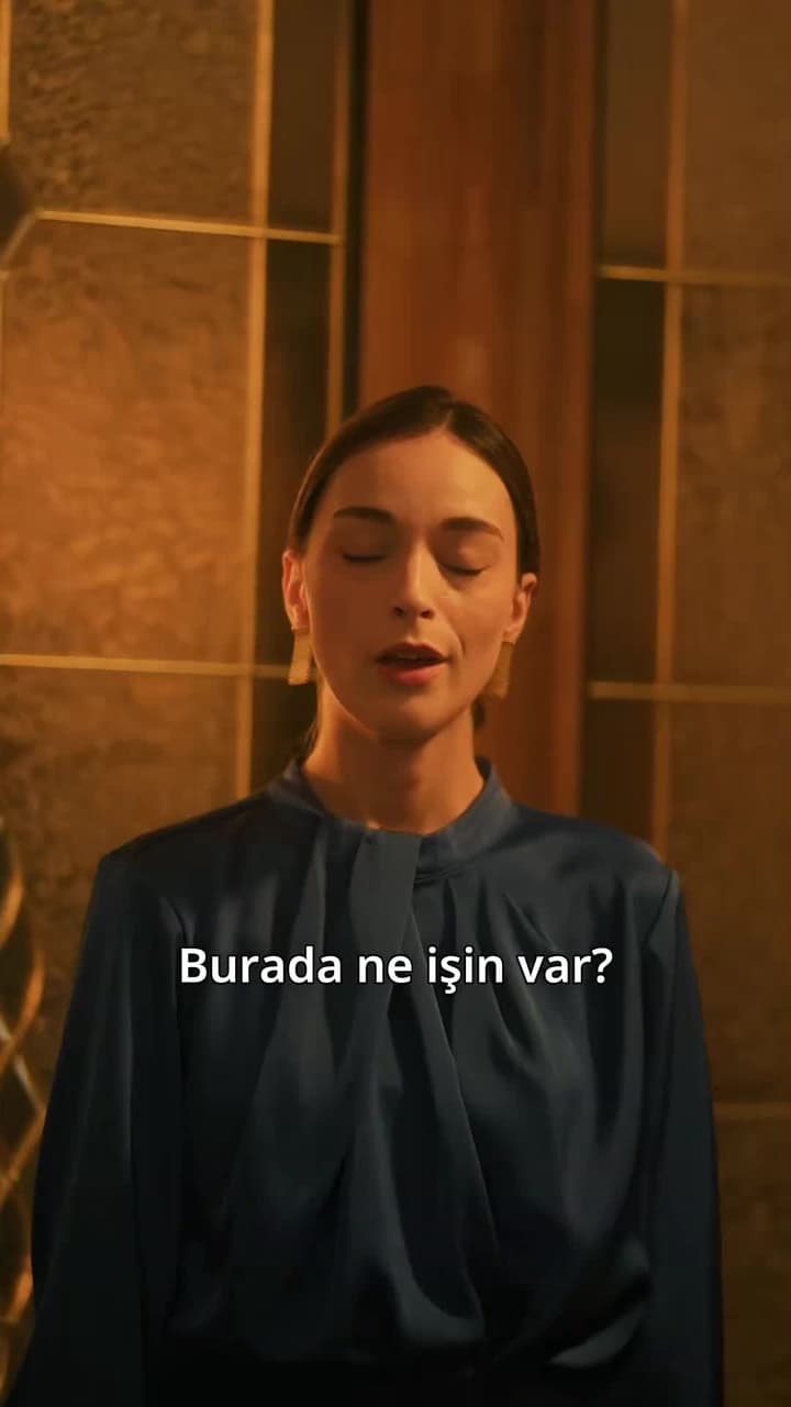 Zamana Meydan Okuyan Aşk - Episode 15