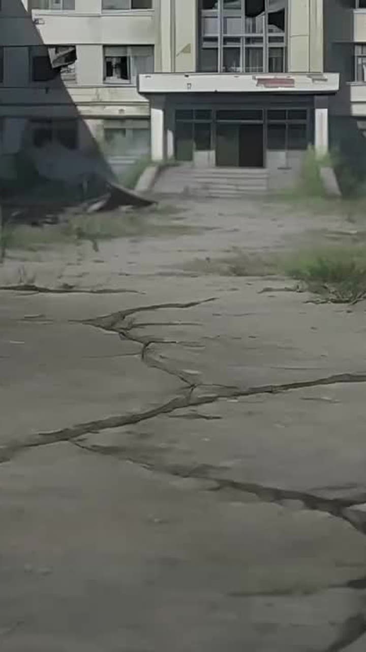 末日無限撿屬性的我,美女也能撿 - Episode 50