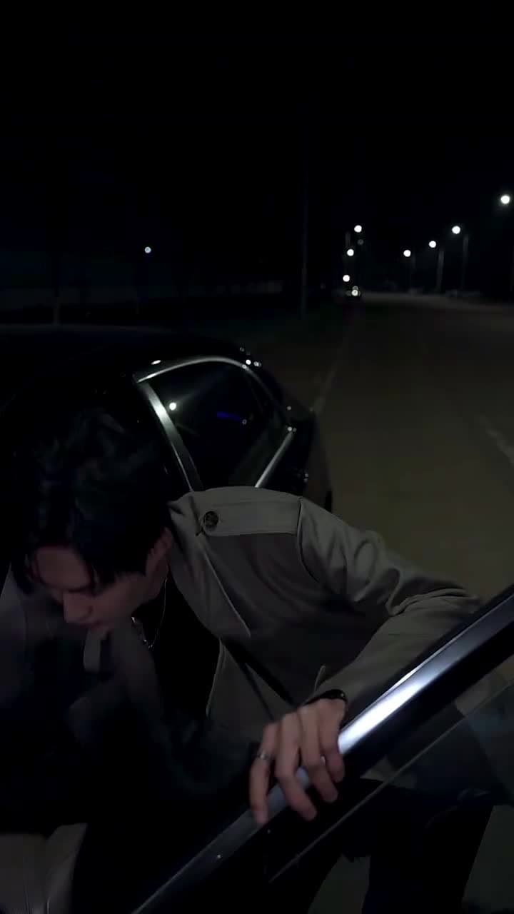 訂婚前夕她和白月光去了KTV - Episode 48