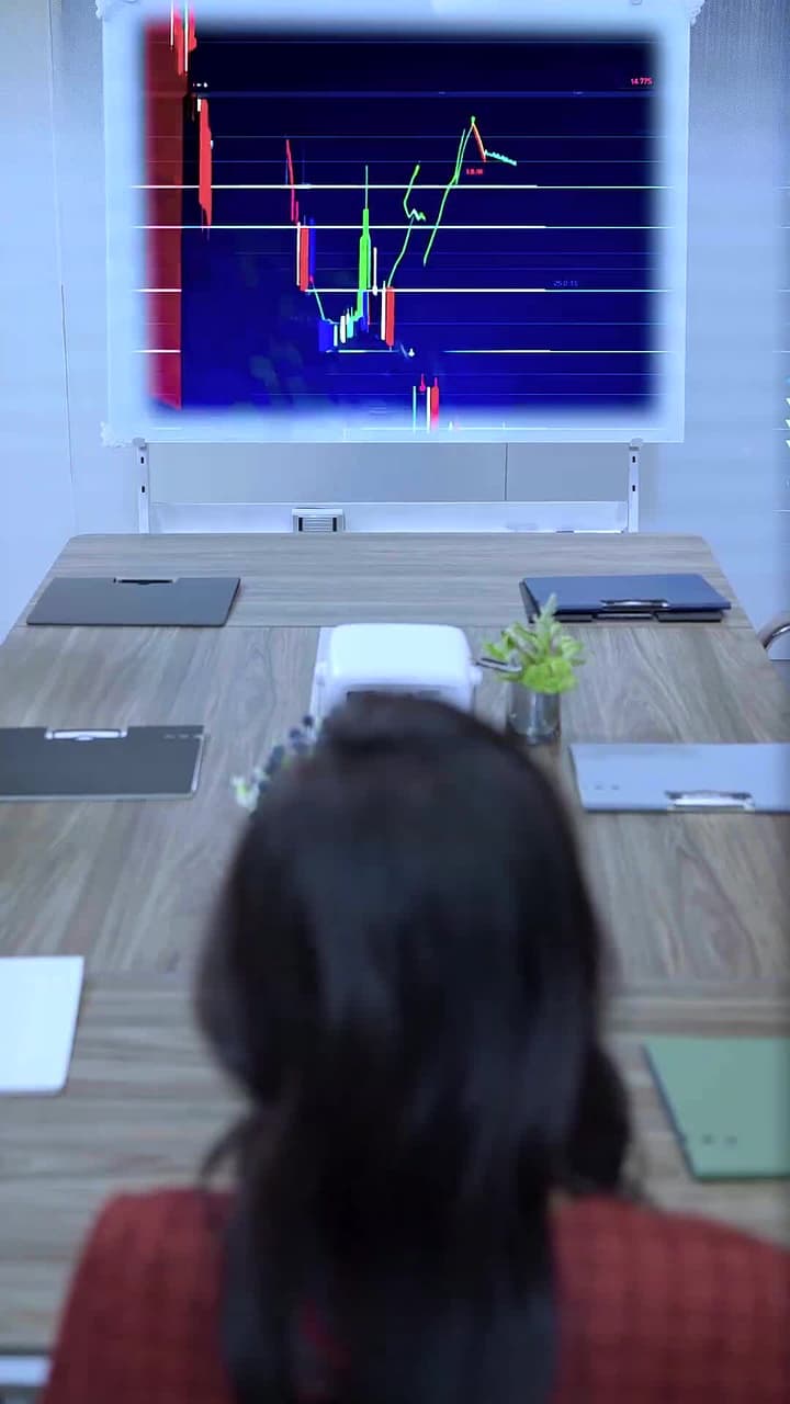 訂婚前夕她和白月光去了KTV - Episode 72