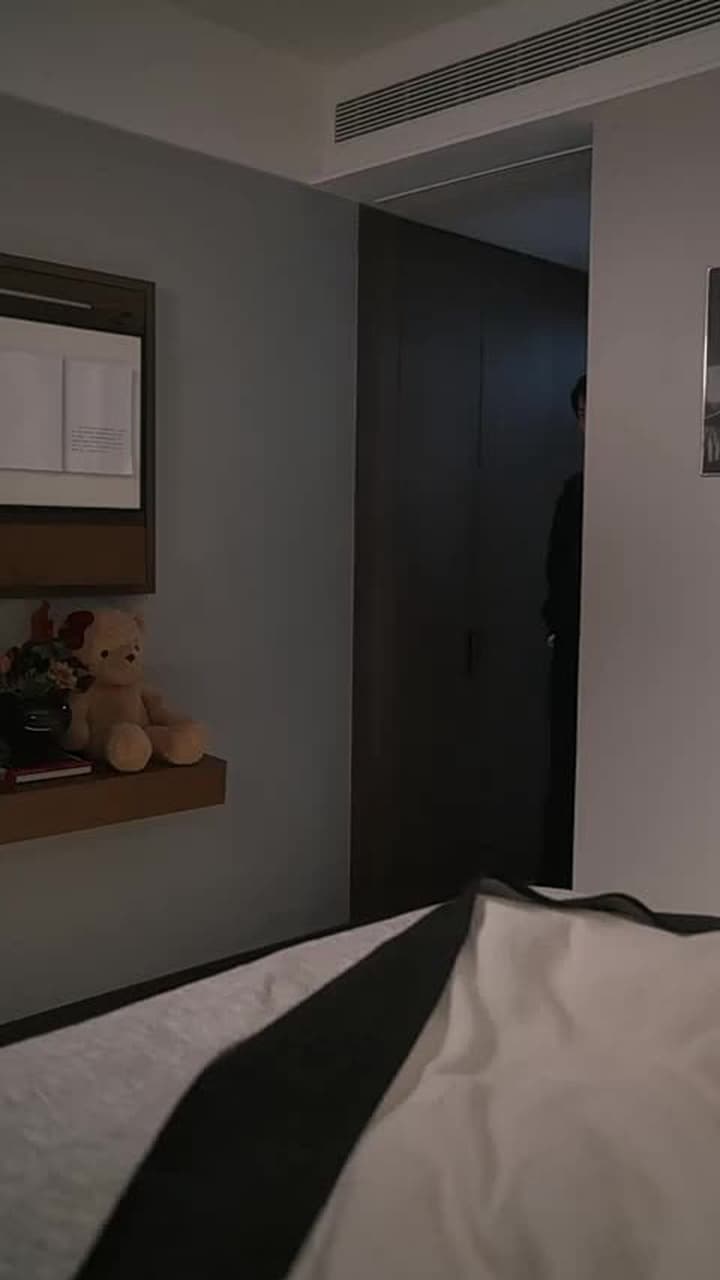 When the Stalker Gets Stalked - Episode 33