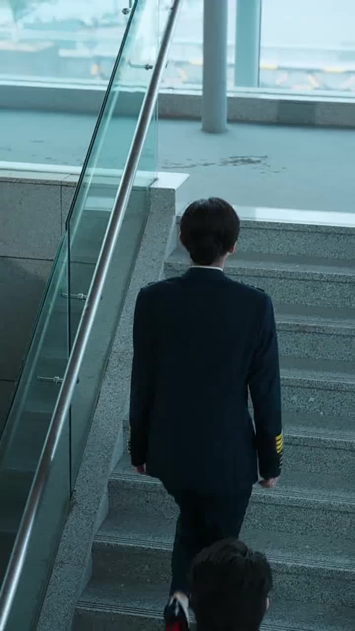 退婚後,遲機長他爭又搶 - Episode 52