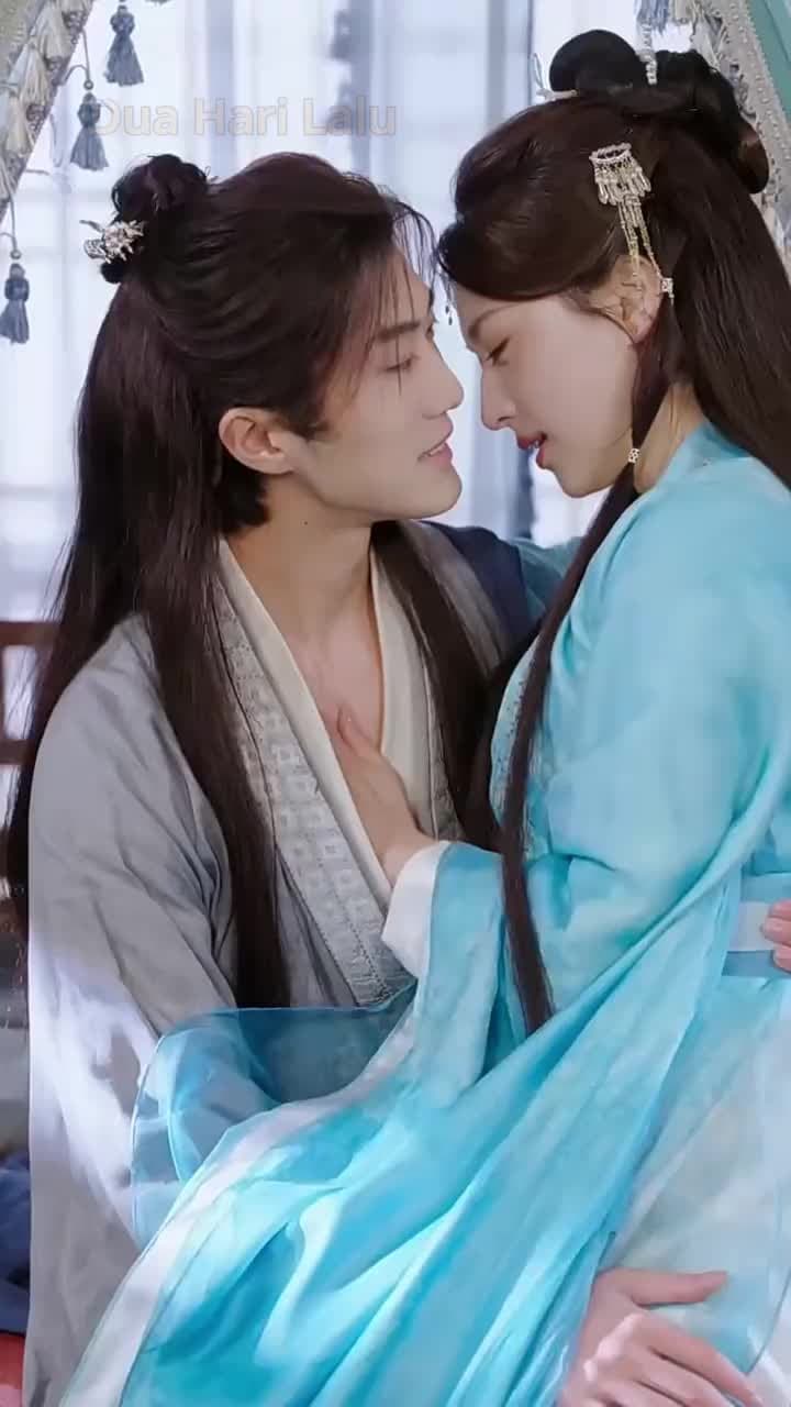Kisah Asmara Si Kembar di Kekaisaran - Episode 32