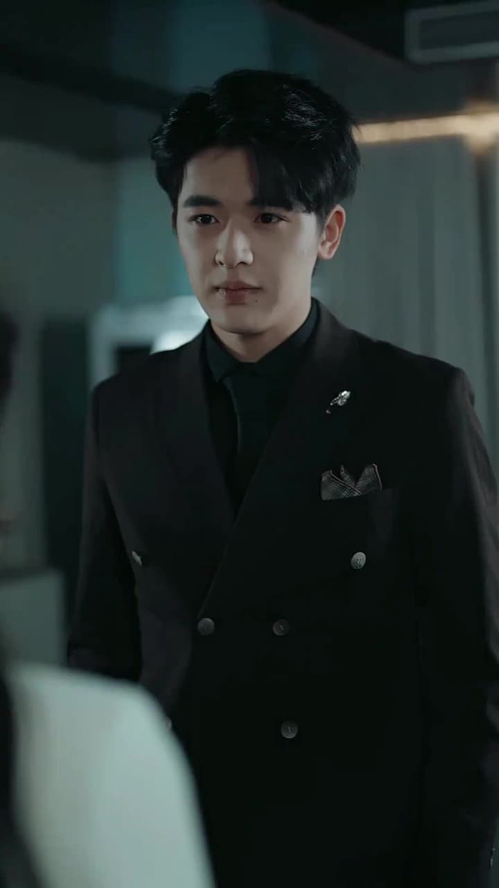 Dia Datang Dalam Silauan Cahaya - Episode 18