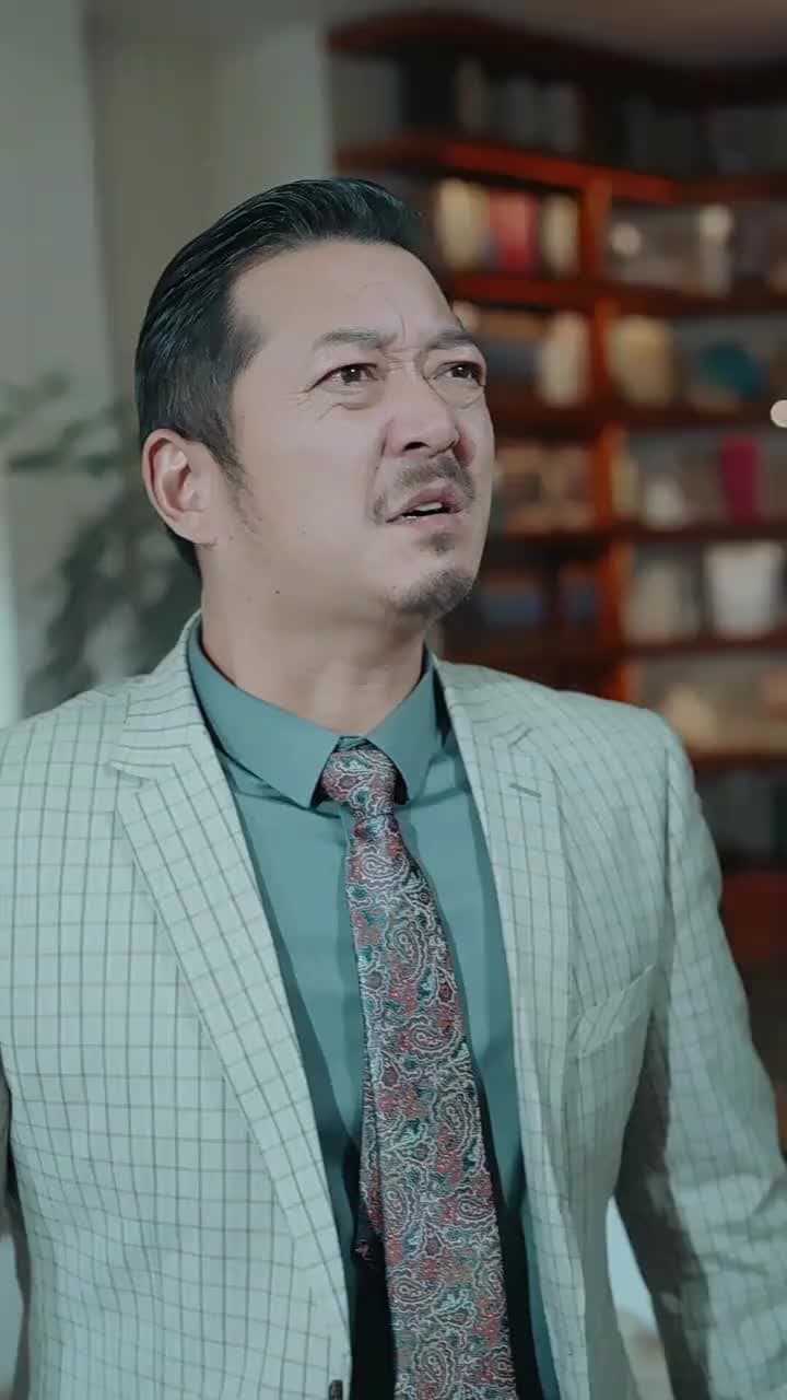 Dia Datang Dalam Silauan Cahaya - Episode 52