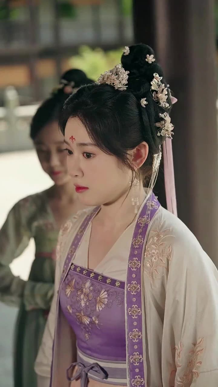 Puteri Mahkota, Medan Perang Istana - Episode 8