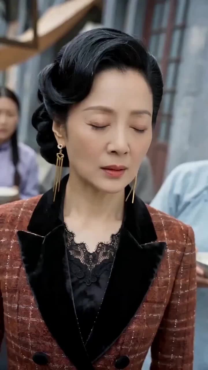 Untouchable: The Warlord's Godmother - Episode 38